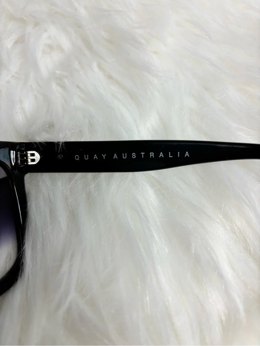 * | QUAY | Itd ed lizzo collab crystal studded square frames smoke fade lenses.
